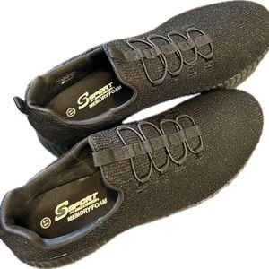 Women’s Sketchers Black Sneakers Size 11